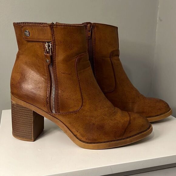 Women's Brown Cognac Western Wedge Heel Ankle Booties - Picture 2 of 9